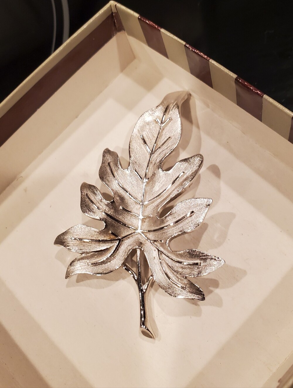 Trifari Silver Metal Leaf brooch. 2" vintage